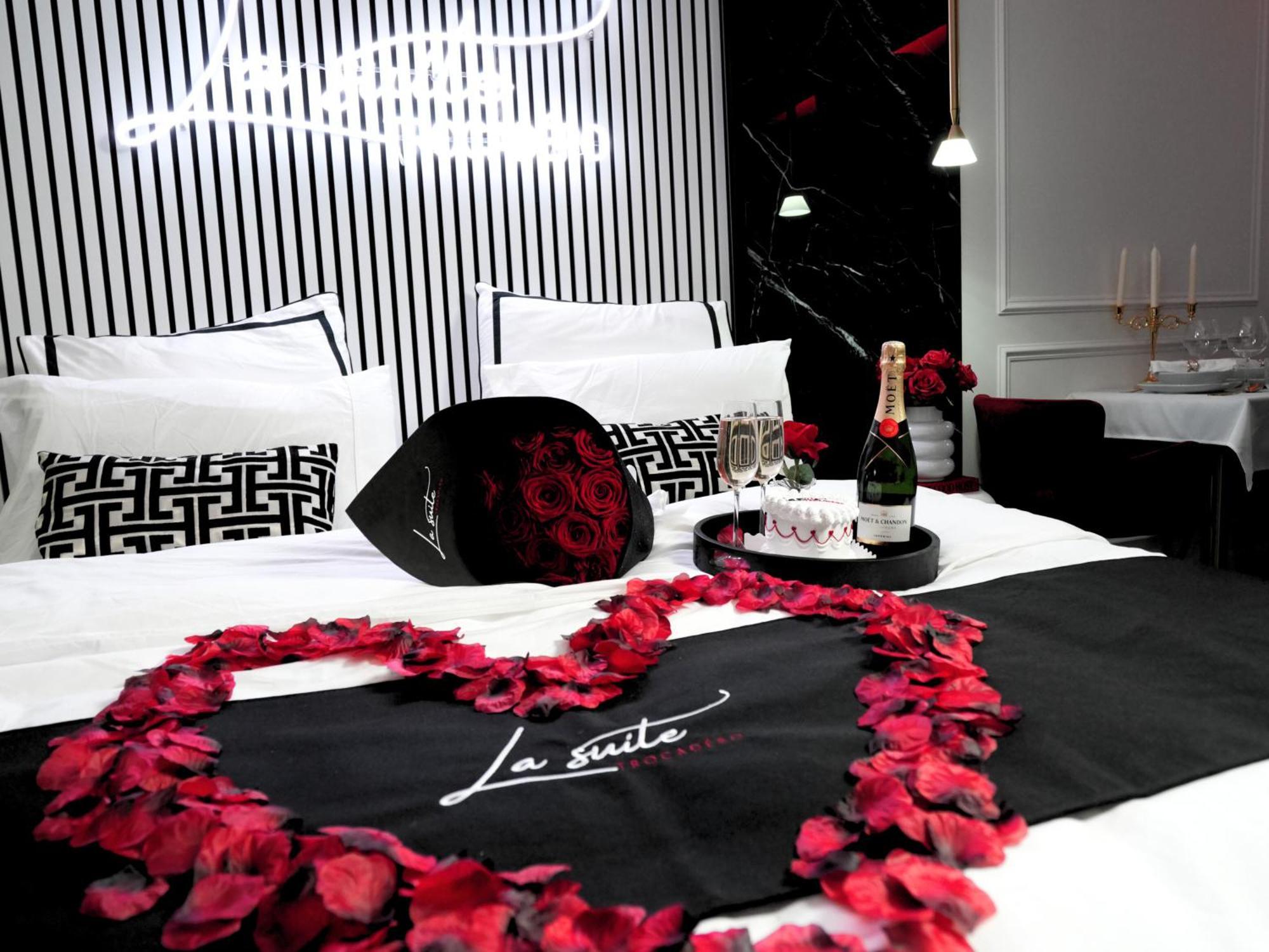La Suite Trocadero - Jacuzzi Privatif Париж Экстерьер фото